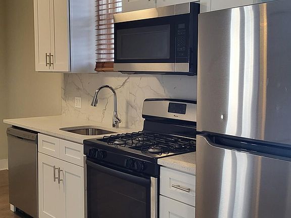 5th image of 6418 N Campbell Ave Unit 2R