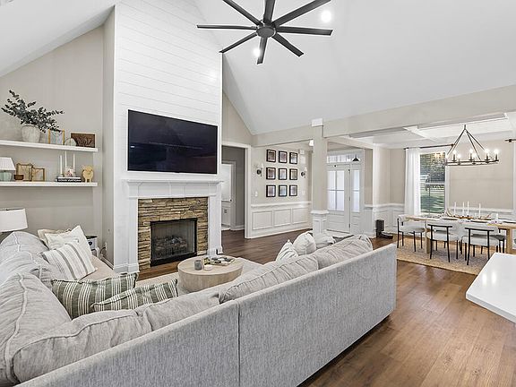5th image of 105 Abercrombie Pointe
