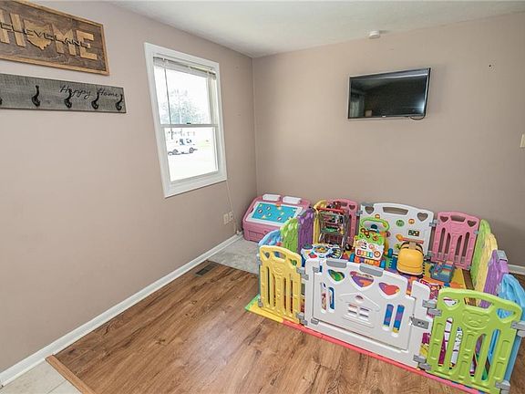 5th image of 9214 Coventry Dr