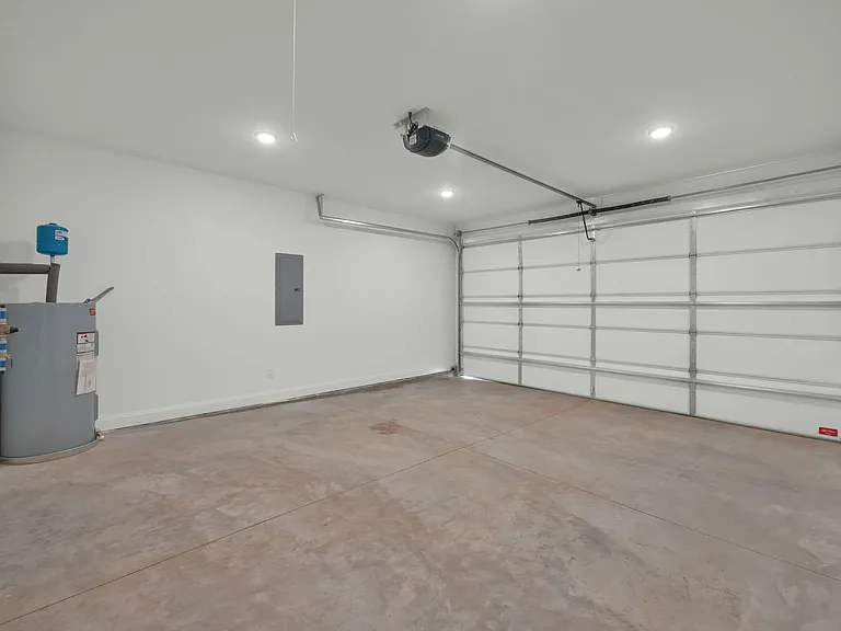 6579 Elizabeth Ann Way — Photo 25