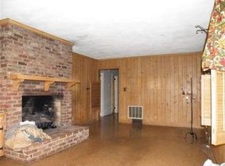 300 N Middleton St, Robbins, NC 27325