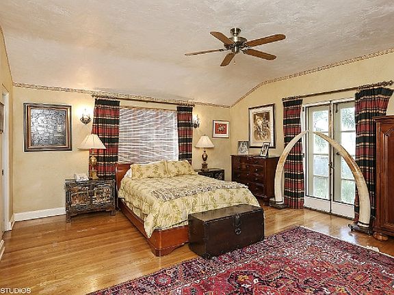 4th image of 3414 Granada Blvd