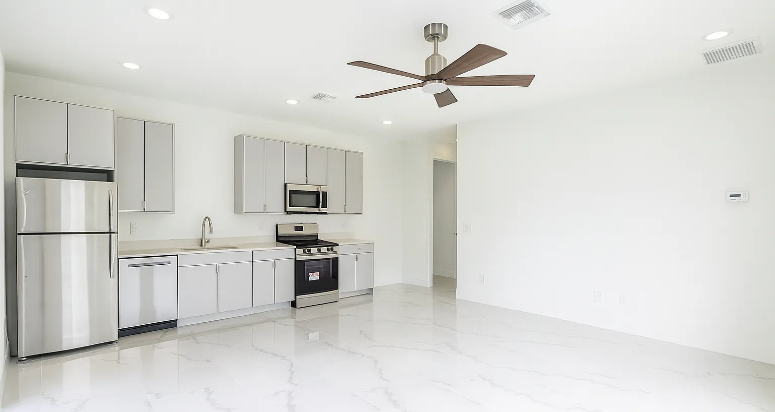 1 bed, 608 sqft, $1,350 — Photo 4