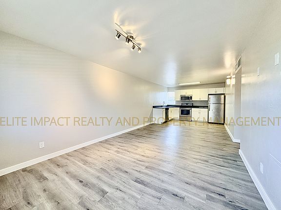 2nd image of 1920 N Stone Ave #115