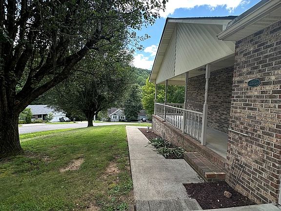 5th image of 2622 Lake Pointe Dr