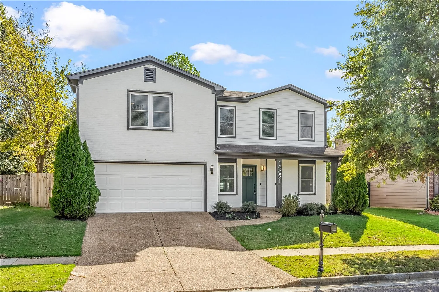 4 bed, 2.5 bath, 2419 sqft, $2,495 — Photo 1