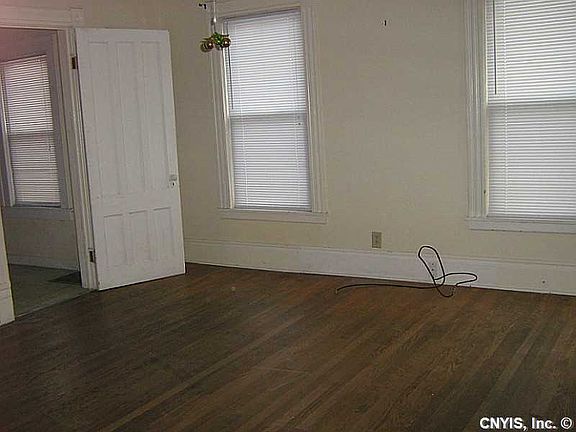 5th image of 1302 Park St
