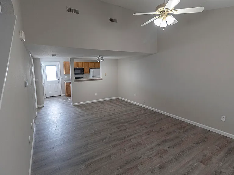 5307 Currituck Ln — Photo 2