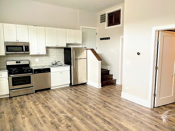 3rd image of 1848 S Paulina St #1N