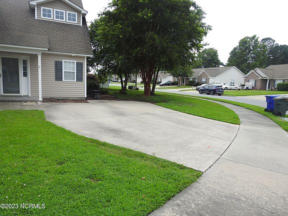 3rd image of 2553 Saddleback Drive #B