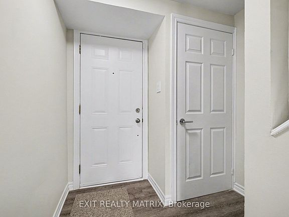 3rd image of 1468 Heatherington Rd #B
