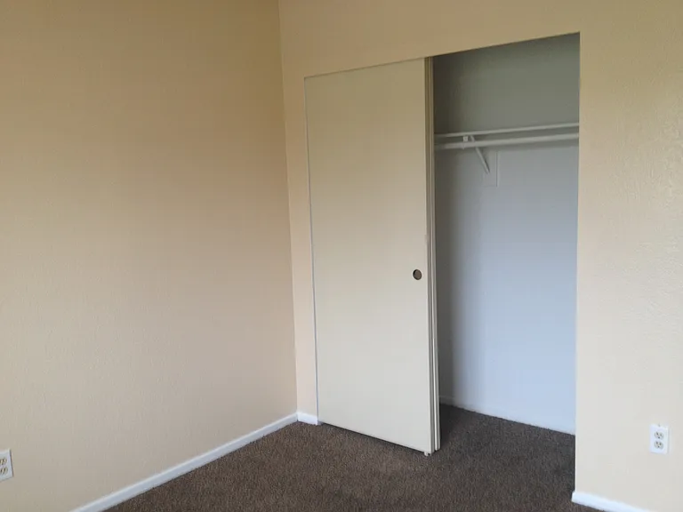17135 Cambria Ave — Photo 9