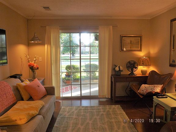 2nd image of 609 Logsdon Ct #609