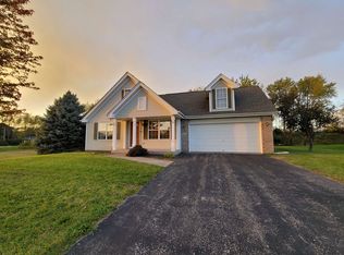 2051 Broadmoor Rd, Rockton, IL 61072