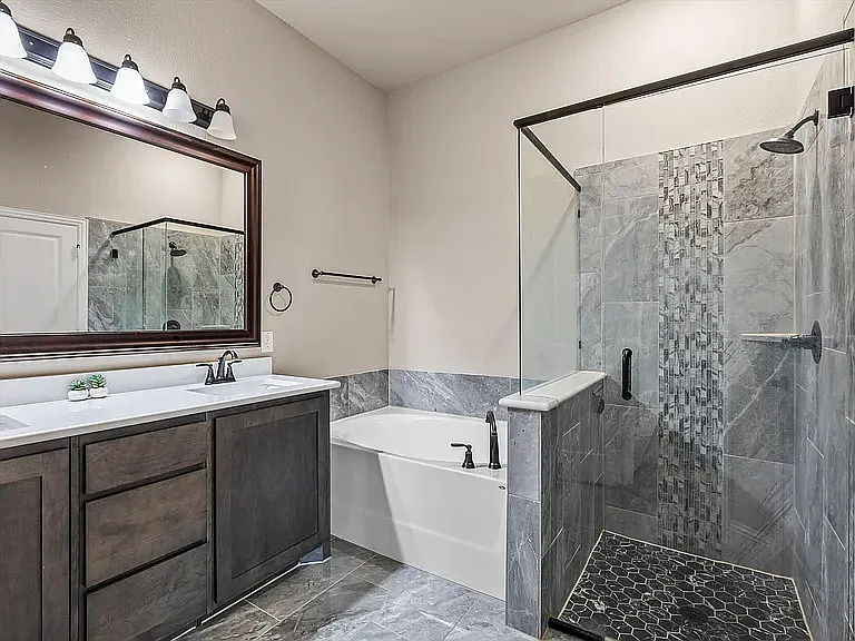 905 Sedona St — Photo 13
