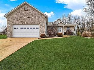 409 Lighthouse Ct, Villa Ridge, MO 63089