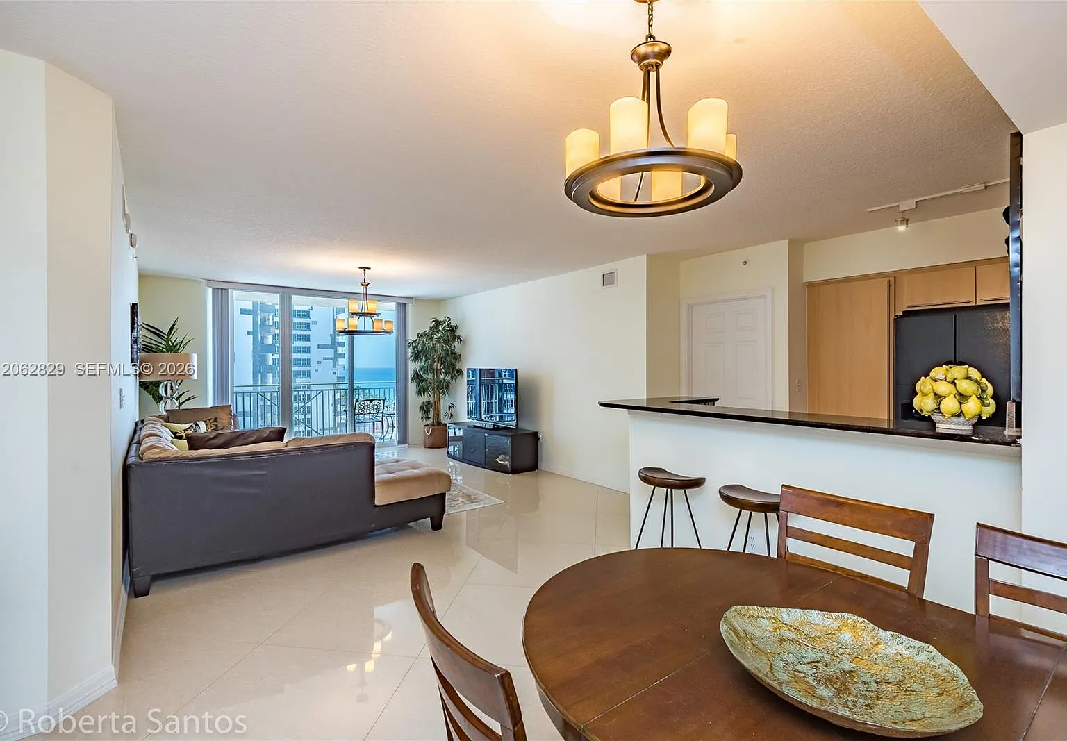 2 bed, 1150 sqft, $3,750 — Photo 3
