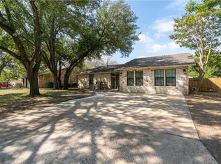 2301 Carolyn Dr, Taylor, TX 76574