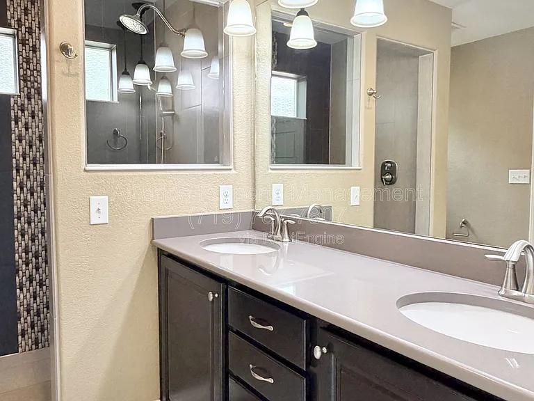 8284 Cypress Wood Dr — Photo 14