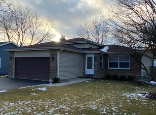 1549 Eddy Ln, Lake Zurich, IL