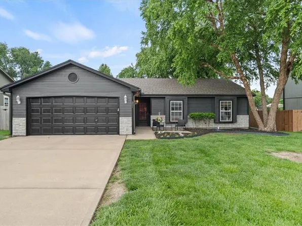 351 W Skylark St, Gardner, KS 66030
