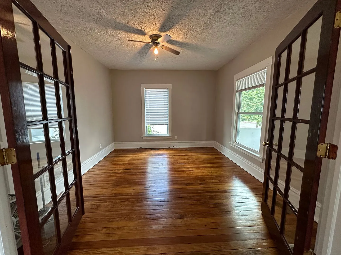 1503 North NE - Creston neighborhood, bonus room, water included — Photo 3