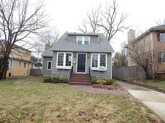 2nd image of 438 S Quincy St