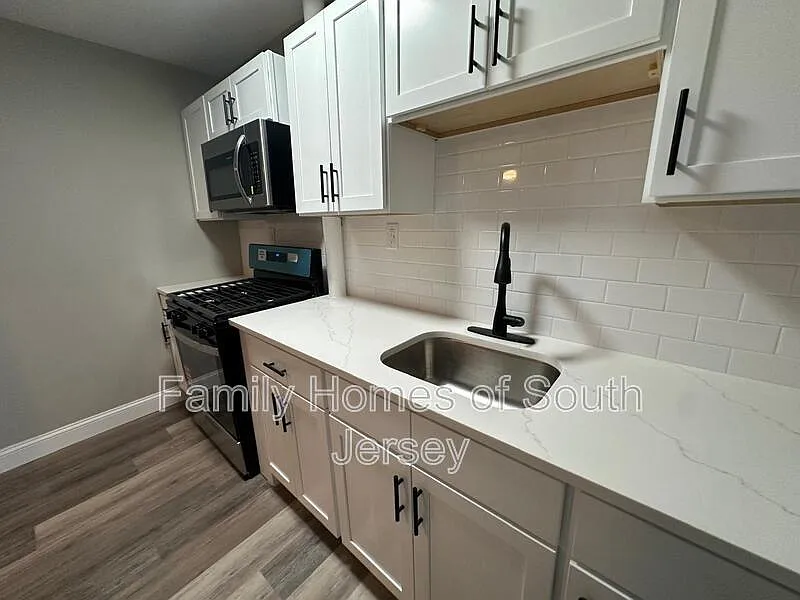 1 bed, 1.0 bath, 850 sqft, $1,250 — Photo 4