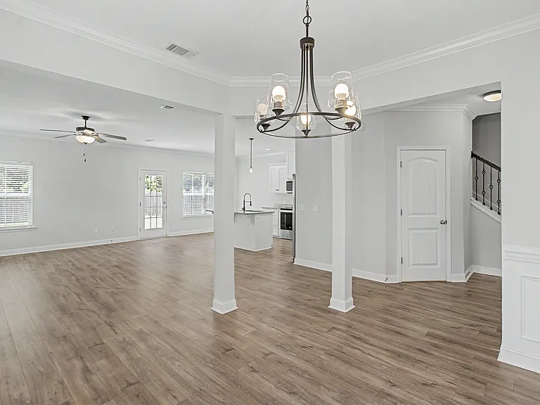156 Hamlet Ct — Photo 4