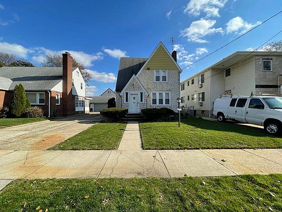 2nd image of 138-33 224th St