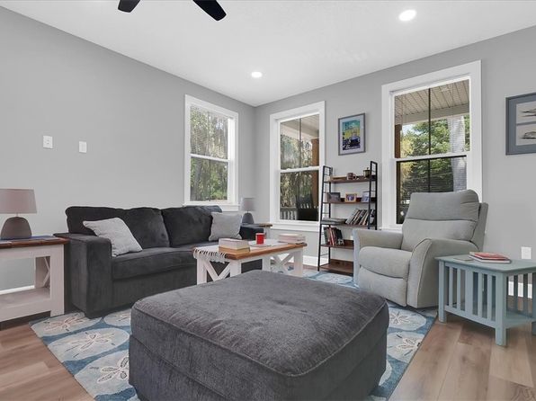 1115 E Broad St, Darien, GA 31305