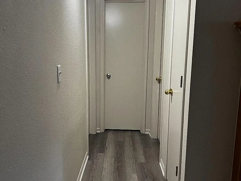 HALLWAY TO SECONDARY BEDROOMS