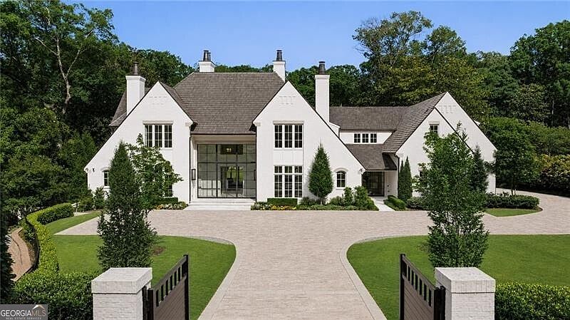 1st image of 3517 Knollwood Dr NW