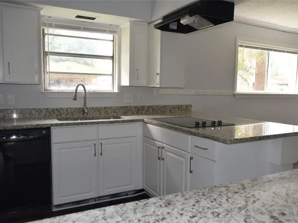 9902 Tolman St, Houston, TX 77034