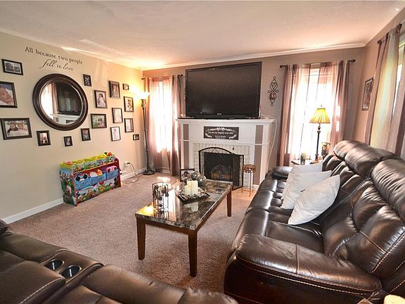 3rd image of 209 Palmer Dr