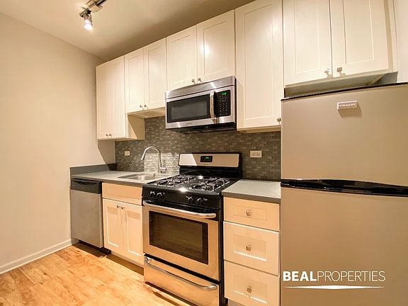 3rd image of 2834 W Palmer St #2834GDN1