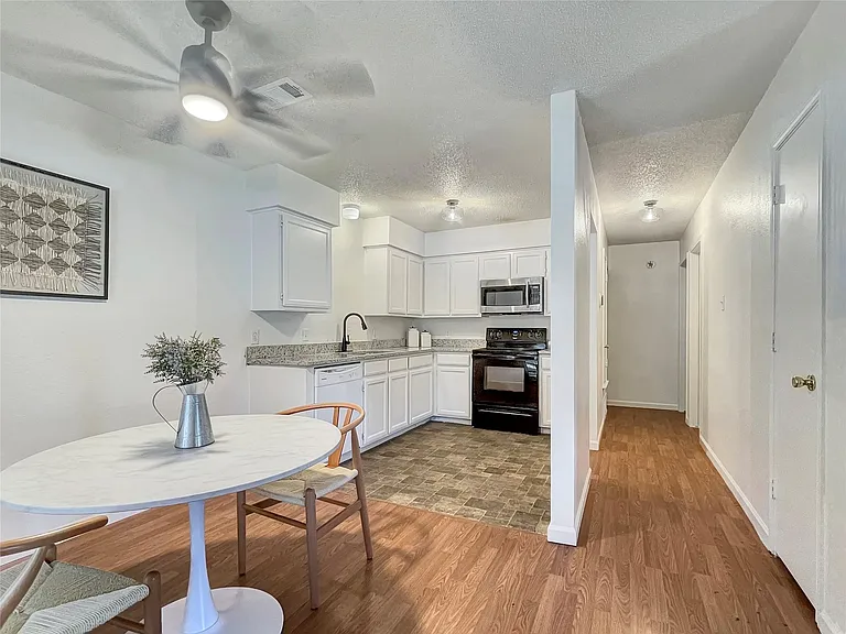 7000 Lincoln Dr — Photo 13