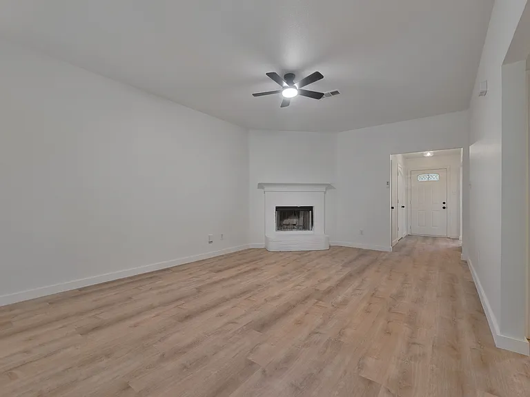 8022 Genesis Dr — Photo 23