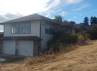 410 W Goodlander Rd, Selah, WA 98942