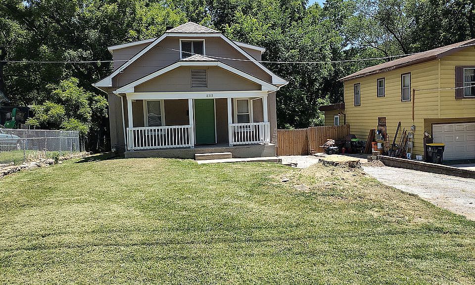 1st image of 8515 Woodland Ave