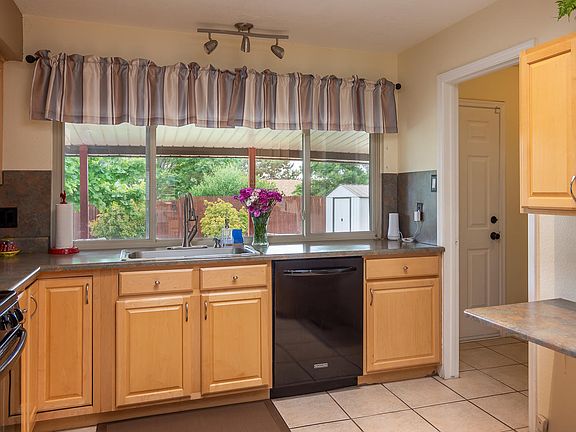 2nd image of 4809 Baja Ct NE