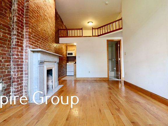 3rd image of 103 W 73rd St Penthouse A