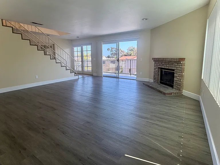 5152 Dunbar Dr #D — Photo 2