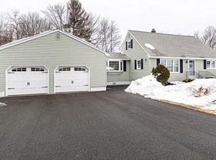 31 Mary Ave, Dracut, MA 01826