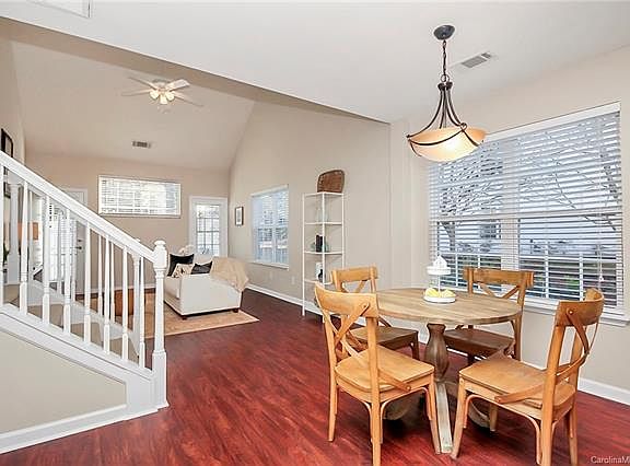 5th image of 11133 Saintsbury Pl