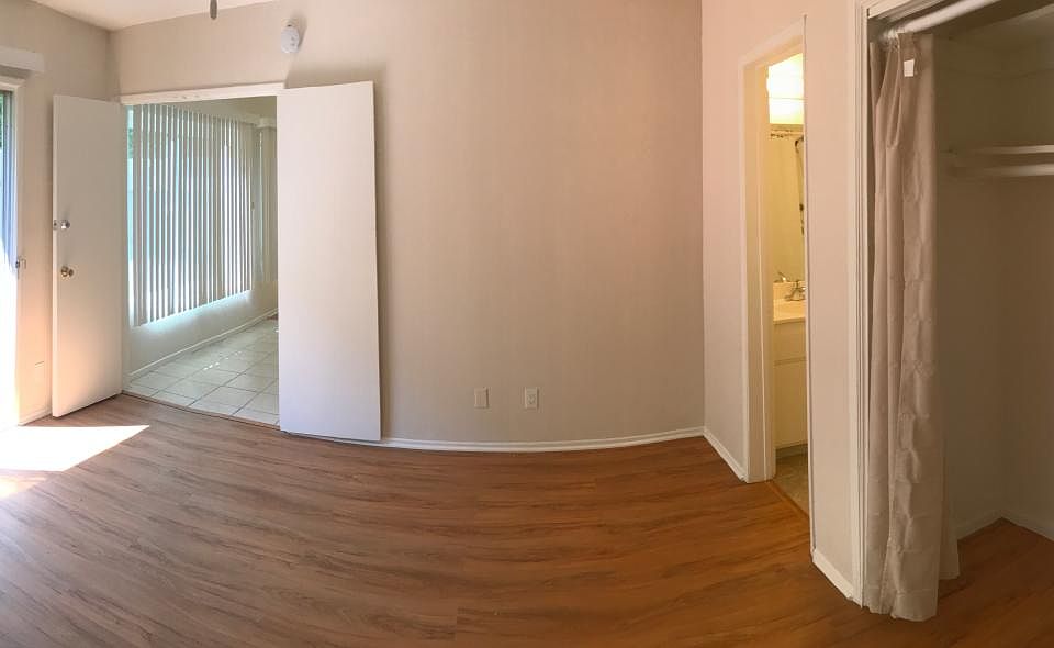 Panoramic: master bedroom.
