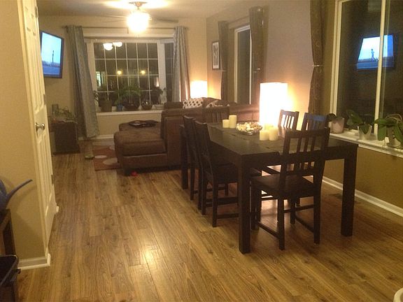 Living Room/Dining