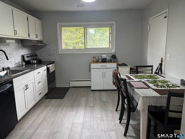 44 Racebrook Rd #B — Photo 6