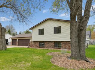 703 Cope Ave W, Roseville, MN 55113