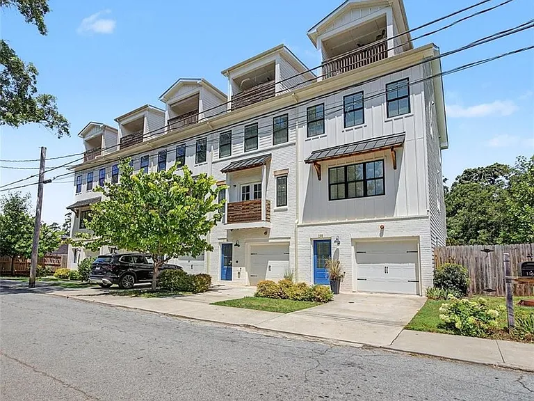 1196 Wylie St SE — Photo 2